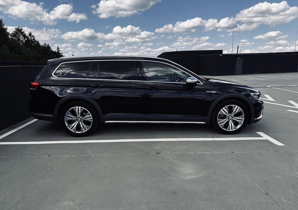 Volkswagen Passat cena 89900 przebieg: 249000, rok produkcji 2017 z Łeba małe 46